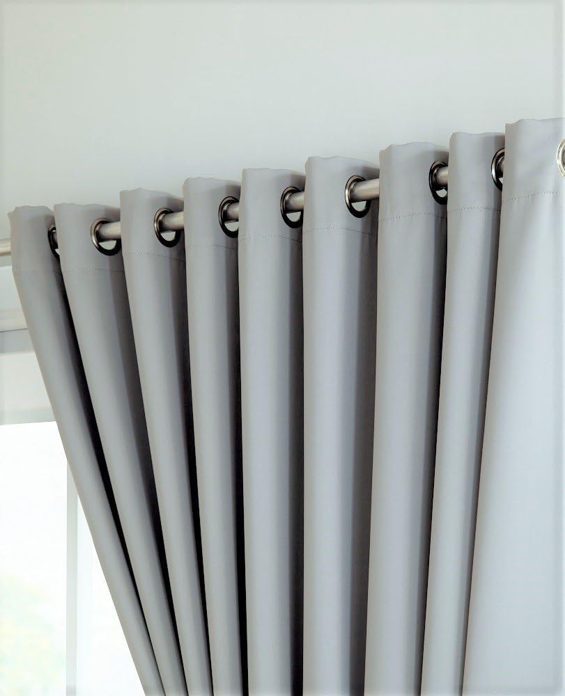 Warm Home Designs 1 Panel Light Grey Blackout Curtain